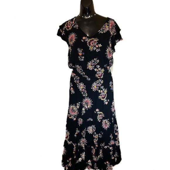 Old Navy Dresses & Skirts - Floral Black Midi Dress